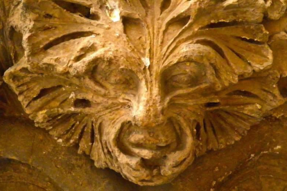 Un personaje curioso es el ‘Green man’ (hombre verde), que aparece en el pórtico principal  de la Catedral. Es una creación extendida en la Edad Media. JOSÉ MATEOS