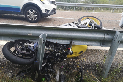 Accidente moto Riaño N-621 carretera de Santander motorista fallecido 18:26 p.m. 24/08/2019