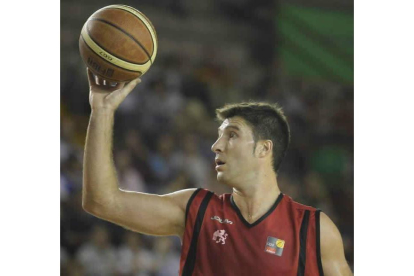 Julio González, alero de Baloncesto León.