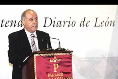 El director del Filandón  Alfonso García, durante su discurso.