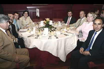 Francisco Carantoña, Miguel Díaz y García Colledo, FranciscoMartínez Alegre, Raquel Pérez Fernández, Manuel RodríguezSánchez, Blanca Esther Díez García y Juan José Alonso Perandones.