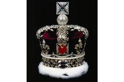 Imagen de la corona imperial británica con el rubí balaj. DL