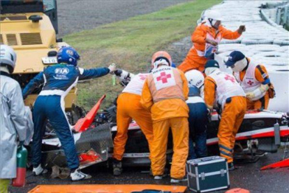 Bianchi es atendido por los servicios de emergencia tras sufrir el accidente