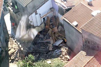 Vista aérea de la casa derrumbada en Llanars