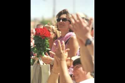 Durante muchos años fue profesora de música en el colegio Leonés donde, curiosamente, estudió su marido.