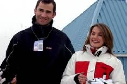 El príncipe Felipe y Letizia Ortiz, en una imagen de archivo en Baqueira