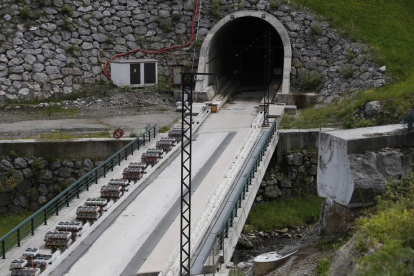 Emboquille en el túnel de la alta velocidad. ARCHIVO