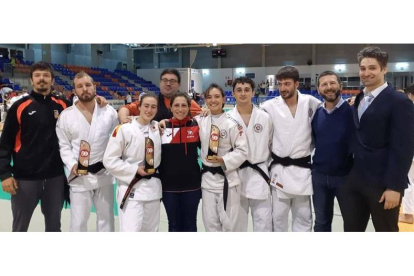 Los judocas leoneses que participaron en Valladolid. DL