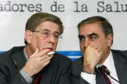 Armando Peruga, junto al secretario general de Sanidad, José Martínez Olmos.