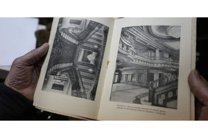 Vistas interiores del Emperador tras ser inaugurado, presentes en un libro del coleccionista Pepe Muñiz. MARCIANO PÉREZ