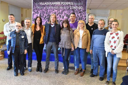 Pablo Fernández con los candidatos a las Cortes de Podemos