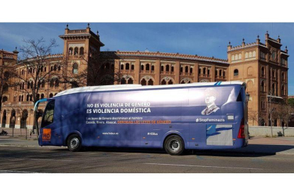 El autobús de HazteOir circulando por Madrid.