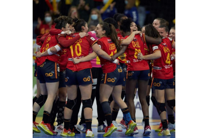 Las jugadoras españolas celebran su pase a las semifinales. GARCÍA