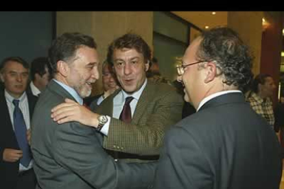 El presidente de la Diputación, Javier García-Prieto, saludó así de efusivo al Delegado del Gobierno de Castilla y León, Miguel Alejo.
