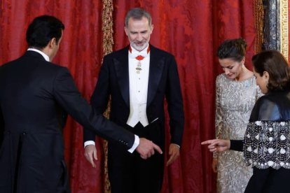 Felipe Vi y la reina Letizia, con el emir de Catar. MARISCAL