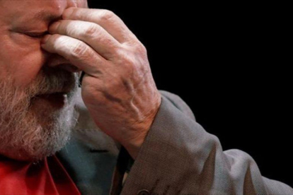Lula purga desde abril en Curitiba (sur) una pena de 12 años y un mes de cárcel por corrupción y lavado de dinero.