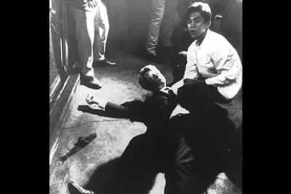 Imagen del asesinato de Bob Kennedy en 1968. Con su muerte se frustró la posibilidad de un retorno del clan a la Casa Blanca.