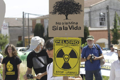Imagen de una manifestación contra la mina. J. M. GARCÍA