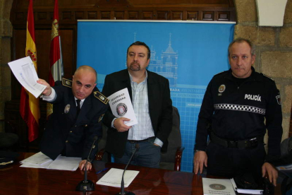 Arturo Pereira, Tino Morán y Aquilino Borraz, ayer durante la presentación del balance anual.