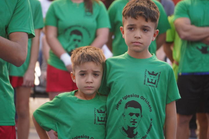 La Catedral fue el escenario del corro más emotivo de la Liga de Verano, el de San Froilán, que recordó a Jorge Iglesias, el joven luchador fallecido recientemente. J. NOTARIO