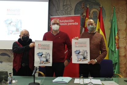 Manuel Sierra, Javier Rodríguez e Ignacio Fernández, en la rueda de prensa