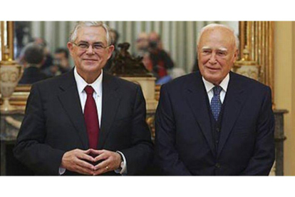 El nuevo primer ministro Papadimos y el presidente griego, Papulias.