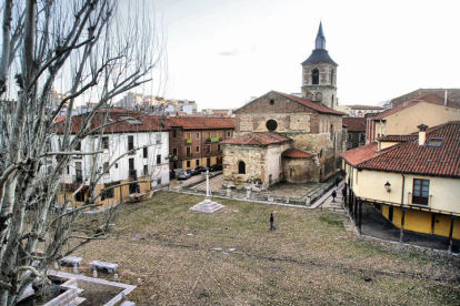 La iglesia del Mercado vista desde la plaza del Grano. BRUNO MORENO