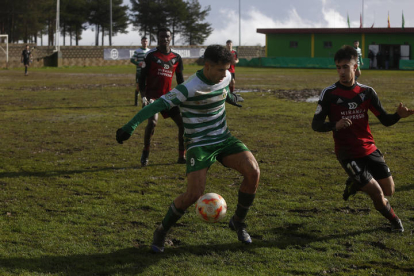 Partido de fútbol CD La Virgen - Mirandés B. F. Otero Perandones.