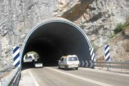 Los vehículos ya pueden circular con total seguridad en los accesos al túnel
