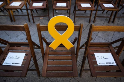 Lazo amarillo en solidaridad con Oriol Junqueras en un mitin de ERC