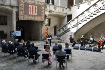 Aragonès en el acto de conmemoración del Día de la República en el Palau de la Generalitat. ANDREU DALMAU