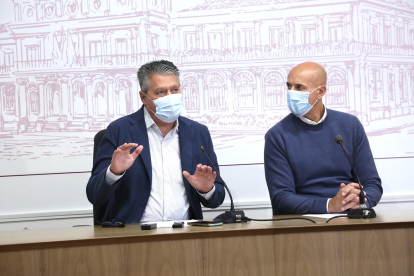 Luis Miguel García Copete y José Antonio Diez han presentado este miércoles en rueda de prensa este plan que ejecutará la empresa Acciona. AYUNTAMIENTO DE LEÓN