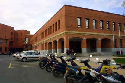 Escuela de Ingenierías Industrial, Informática y Aeroespacial en el campus de León.