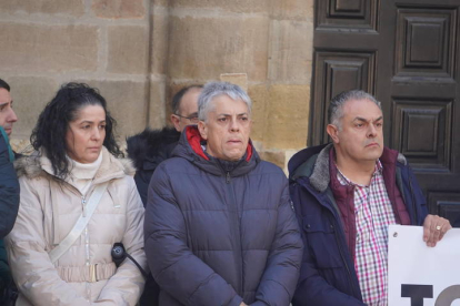 Concentración en la Plaza Mayor de Astorga por la reapertura del tren 'Ruta de la Plata', convocada por la plataforma del Corredor Oeste. J. NOTARIO