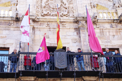 Concentración en la Plaza Mayor de Astorga por la reapertura del tren 'Ruta de la Plata', convocada por la plataforma del Corredor Oeste. ICAL