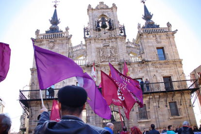 Concentración en la Plaza Mayor de Astorga por la reapertura del tren 'Ruta de la Plata', convocada por la plataforma del Corredor Oeste. ICAL