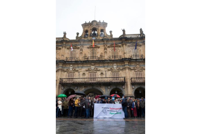 Representantes de todos los partidos e instituciones se unen a la manifestación de la Plataforma Salamanca por el Ferrocarril. ICAL