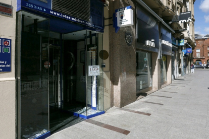 El premio se ha vendido en la Administración número 2 de la ciudad de León, situada en la calle Ordoño II, 2. FERNANDO OTERO