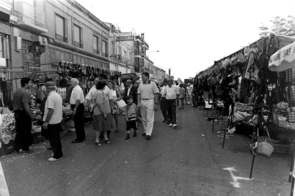 La feria del ajo de 1999 de Veguellina de Órbigo. NORBERTO