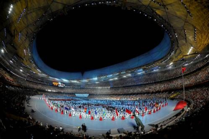 Impresionante vista del desfile de las delegaciones en el interior del Nido.