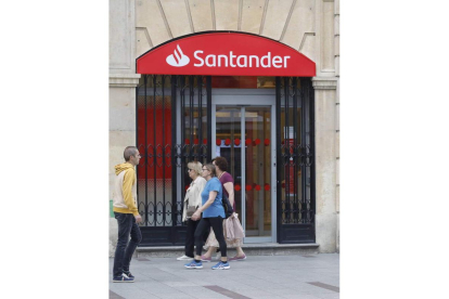 Imagen de la sucursal del Santander. RAMIRO
