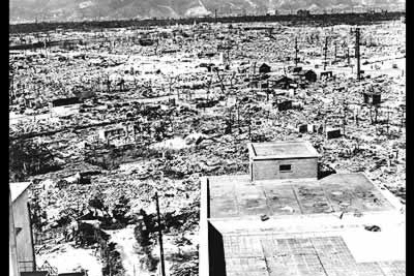 La imagen muestra la destrucción causada en la ciudad de Hiroshima desde el hospital de la Cruz Roja, localizado a unos dos kilómetros de donde detonó la bomba.