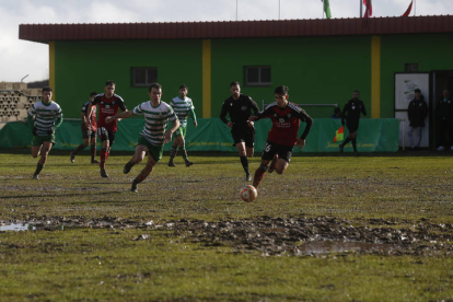 Partido de fútbol CD La Virgen - Mirandés B. F. Otero Perandones.