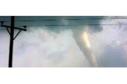 Un tornado es un torbellino de viento de efectos destructivos