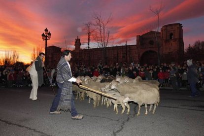 No faltaron los pastores, naturalmente, camino del Belén. Foto: Jesús F. Salvadores