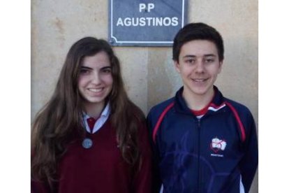 Los doce alumnos becados por la Fundación Amancio Ortega.