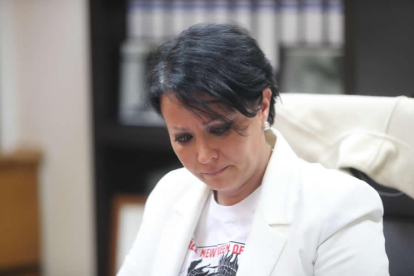Rosa Luna, durante su comparecencia de esta tarde en la que ha anunciado su dimisión de todos sus cargos y la baja del partido.