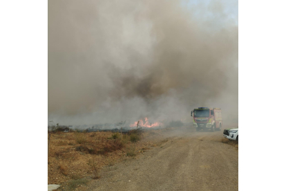 Operativo desplegado en la zona del incendio. CAMPOS