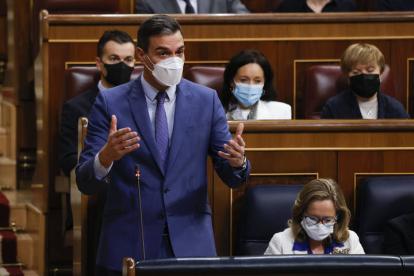 El presidente del Gobierno, Pedro Sánchez interviene durante la sesión de control al Gobierno celebrada este miércoles en el Congreso de los Diputados.  JUAN CARLOS HIDALGO