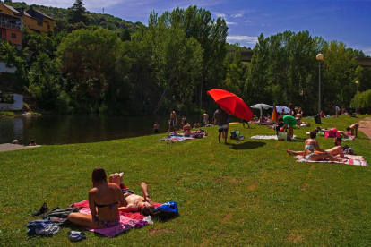 Playa Fluvial de Toral de los Vados. DL